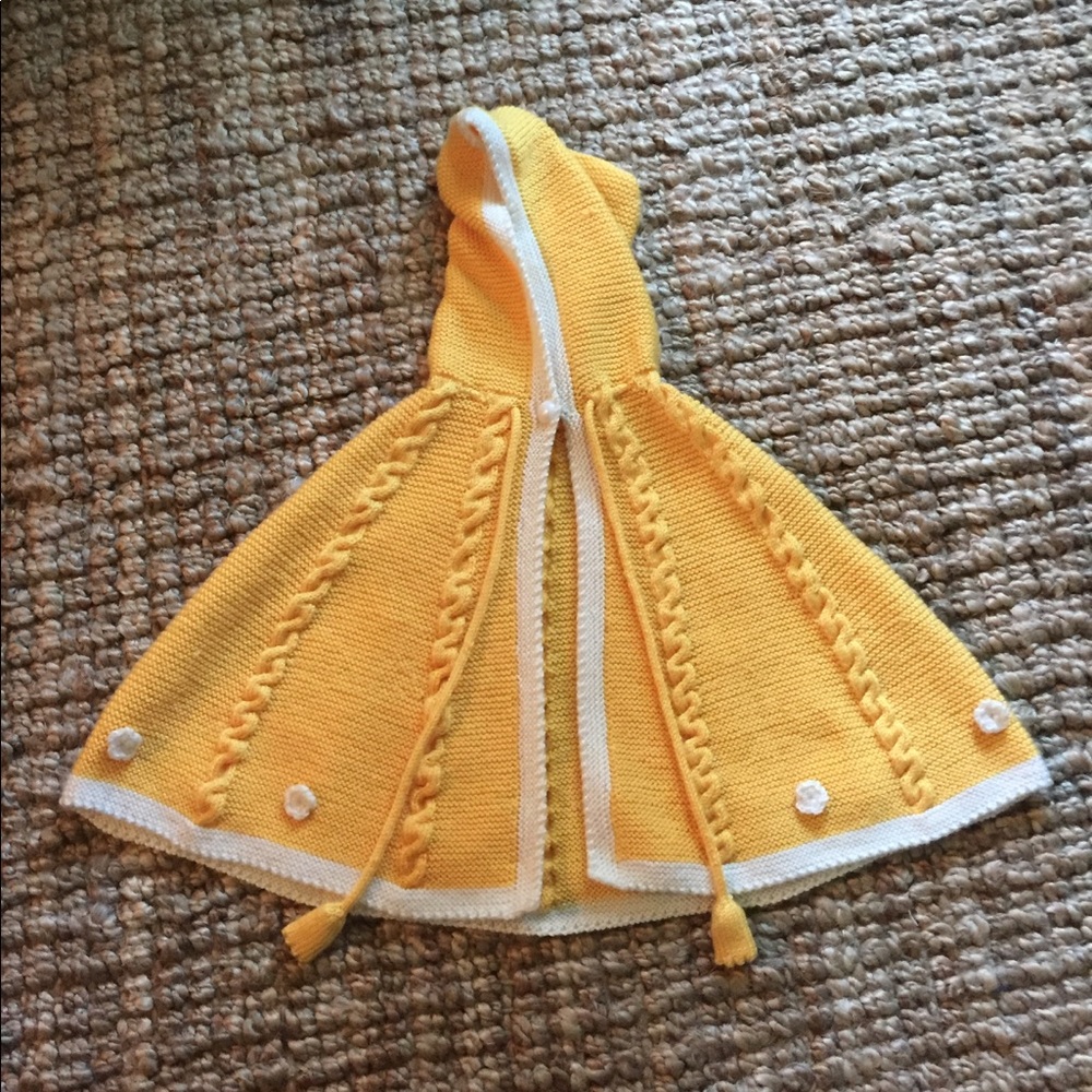 Vintage knit daisy poncho